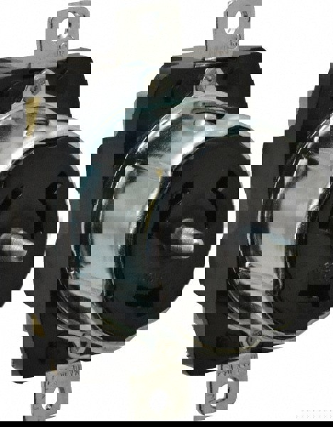 480 VAC, 50 Amp, Self Grounding Receptacle